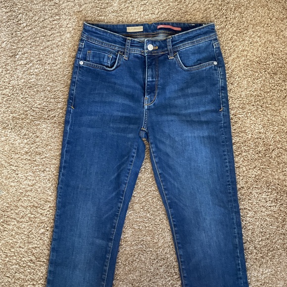 Pilcro Indigo Slim Boyfriend Jeans Size 29 97% Cotton 5 Pocket Zipper - Picture 2 of 6